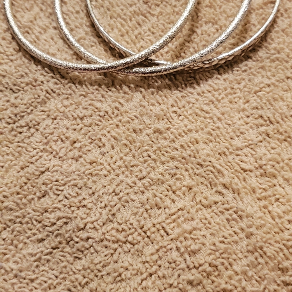 Silver tone bangles - Picture 2 of 2